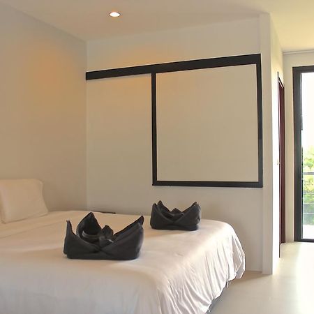 Apartamento Little Paris Phuket Exterior foto