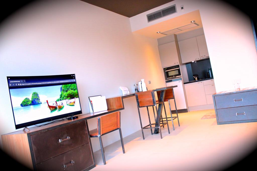 Apartamento Little Paris Phuket Exterior foto