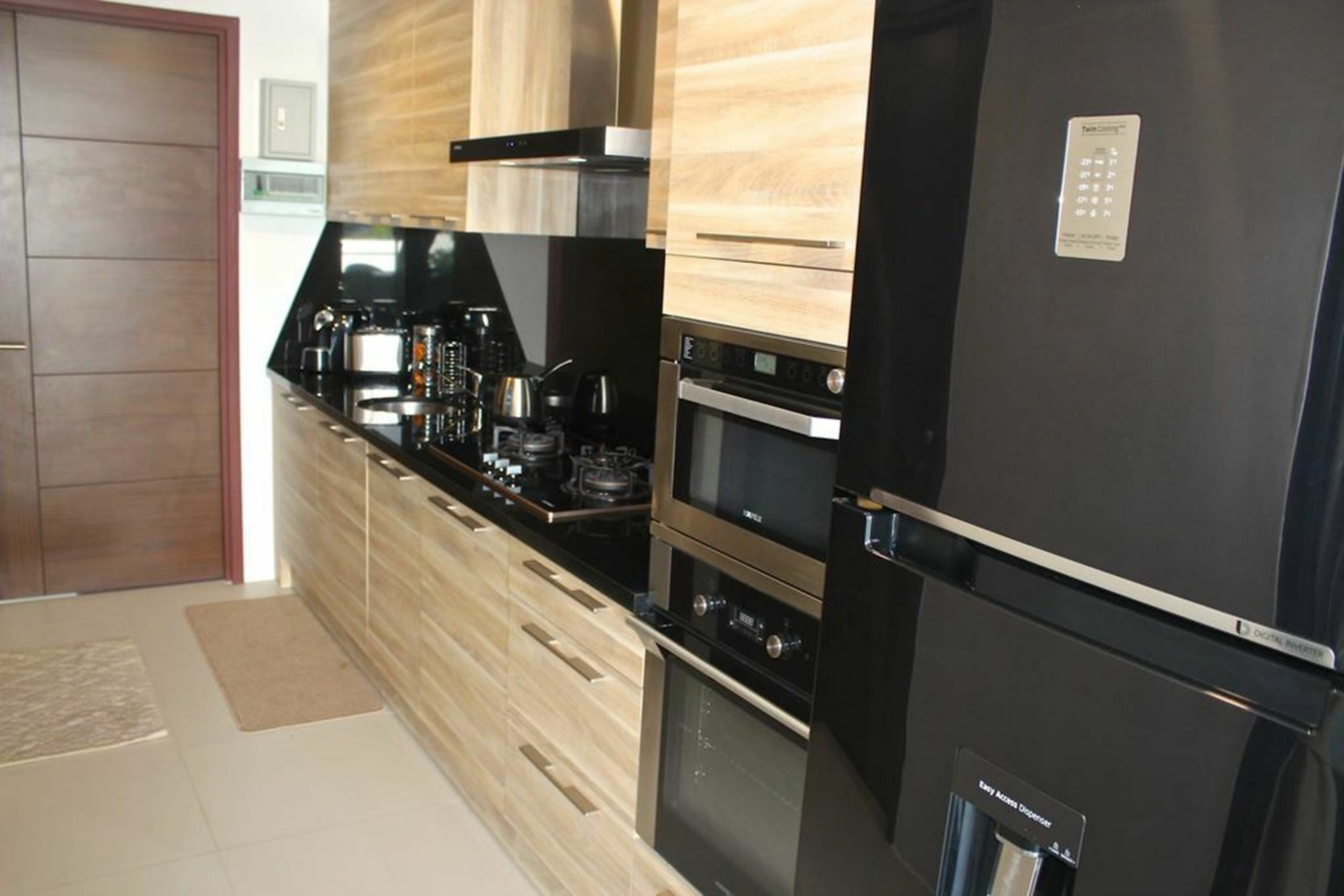Apartamento Little Paris Phuket Exterior foto